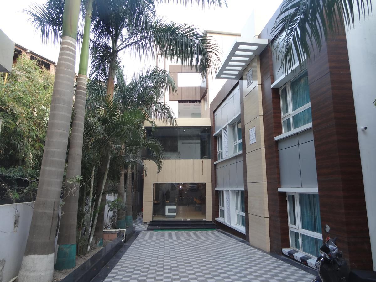 Kamakshi Residency By Royal Collection Hotel & Resorts Tapovan Exterior photo